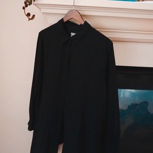 BLACK BASIC BUTTON DOWN